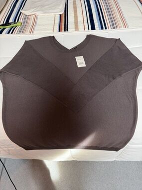 Vince NWT  Mocha Sz L Veck Neck Back  Pullover Sweater $245
